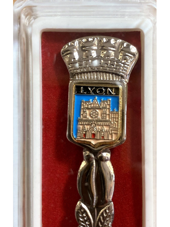 Cuillère de collection Lyon Cathédrale Saint Jean chez Souvenirsdelyon.com