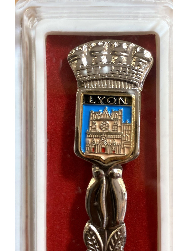 Cuillère de collection Lyon Cathédrale Saint Jean chez Souvenirsdelyon.com