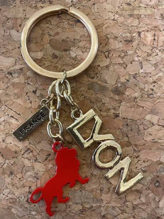Porte-clés Lyon Onlylyon or chez Souvenirsdelyon.com