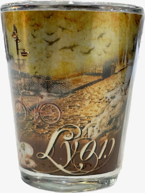 Verre à shooter Lyon Guignol chez Souvenirsdelyon.com
