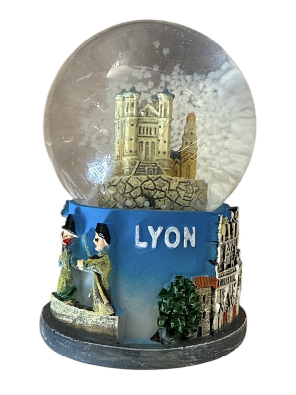 Small Snow Globe Fourviere Lyon at Souvenirsdelyon.Com