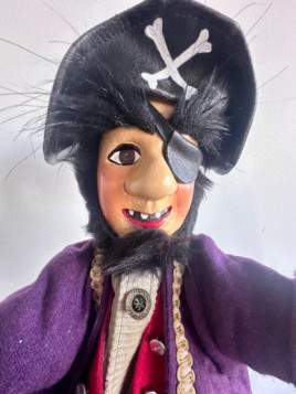 The Pirate puppet 1 at Souvenirsdelyon.com