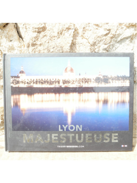 Livre Lyon Majestueuse chez Souvenirsdelyon.com